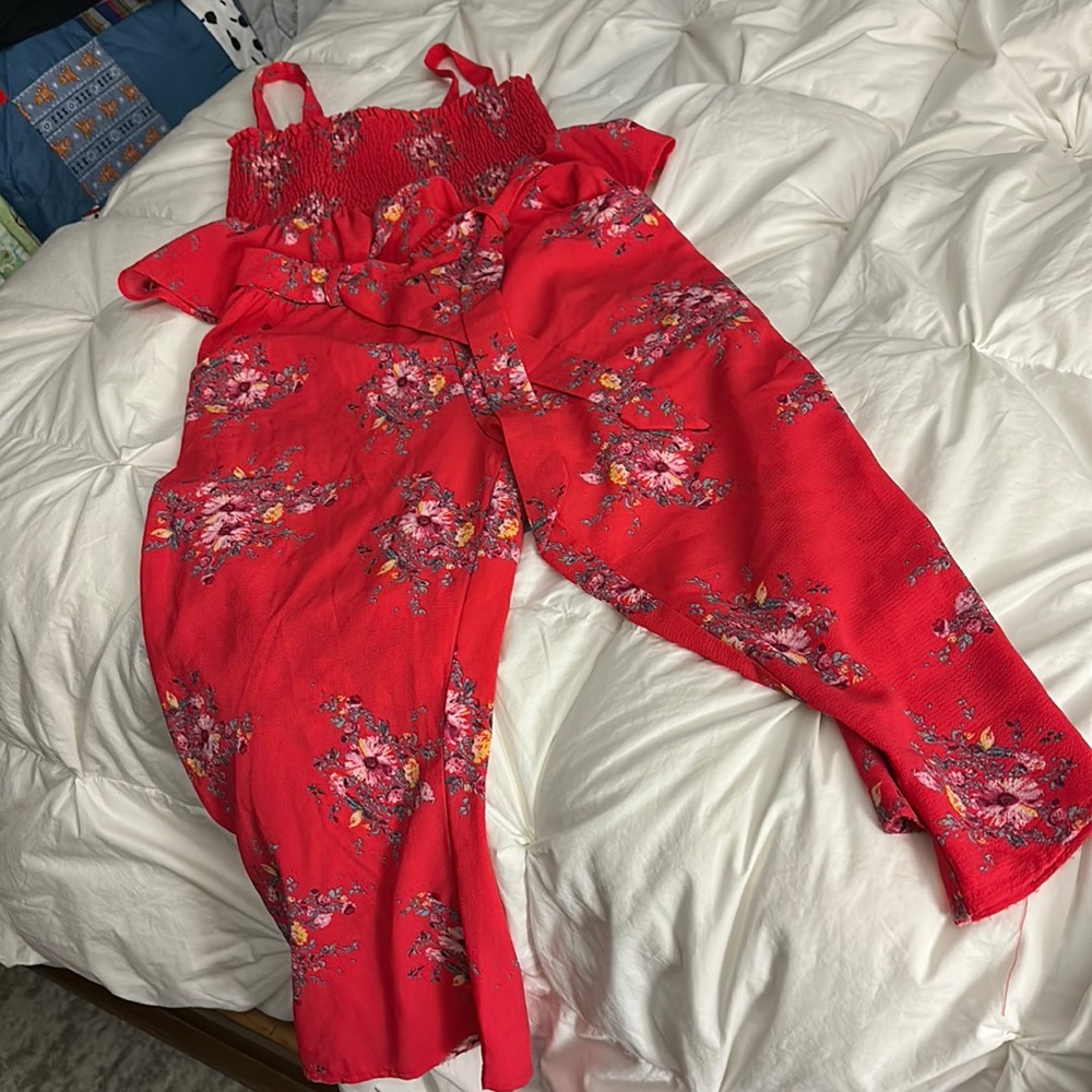 2 piece spring/summer outfit size 7/8 almost new